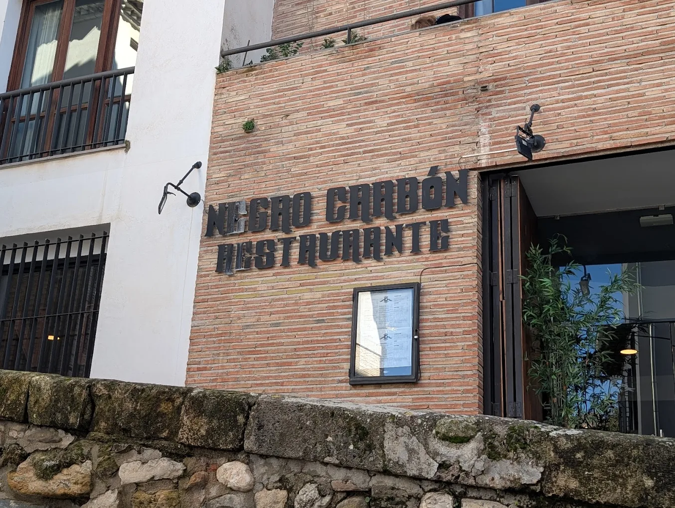 Asador Negro Carbón en Granada